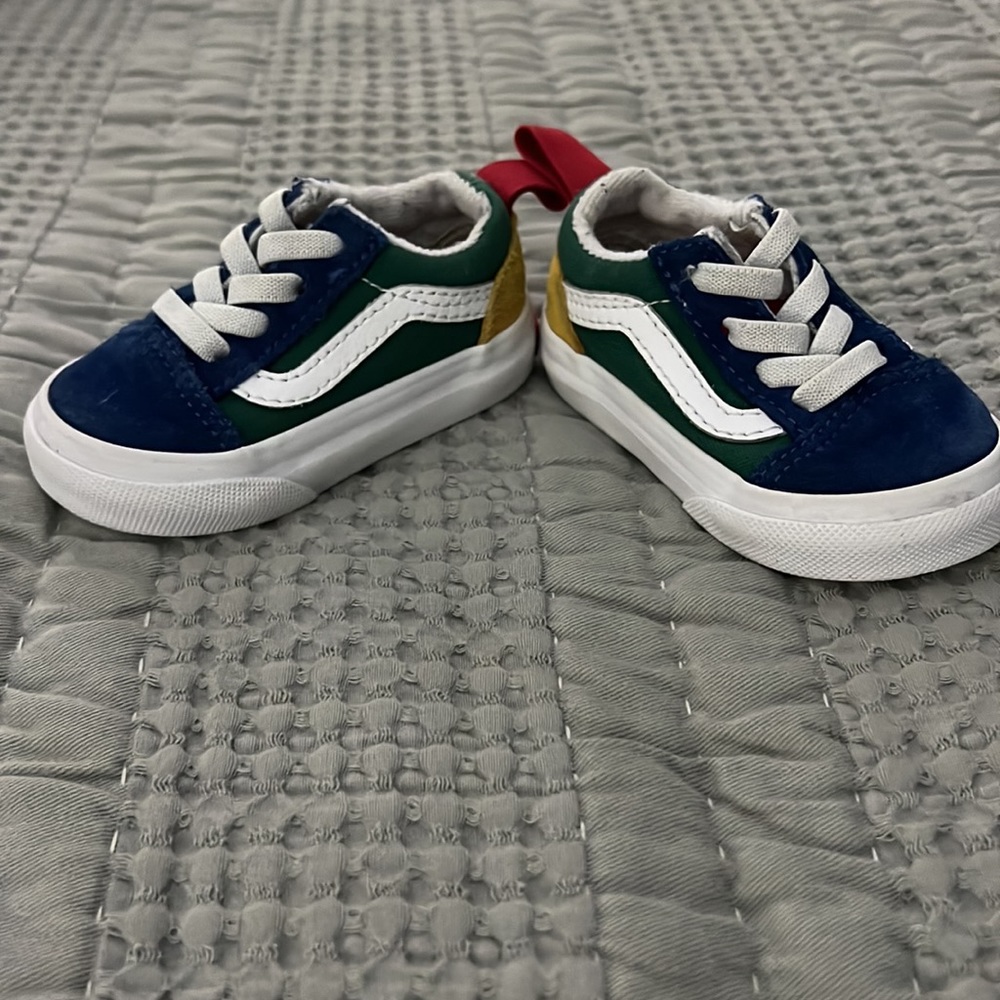 Vans - Picture 4 of 5